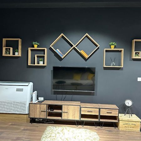 The Krist Apartment Вльора Екстер'єр фото
