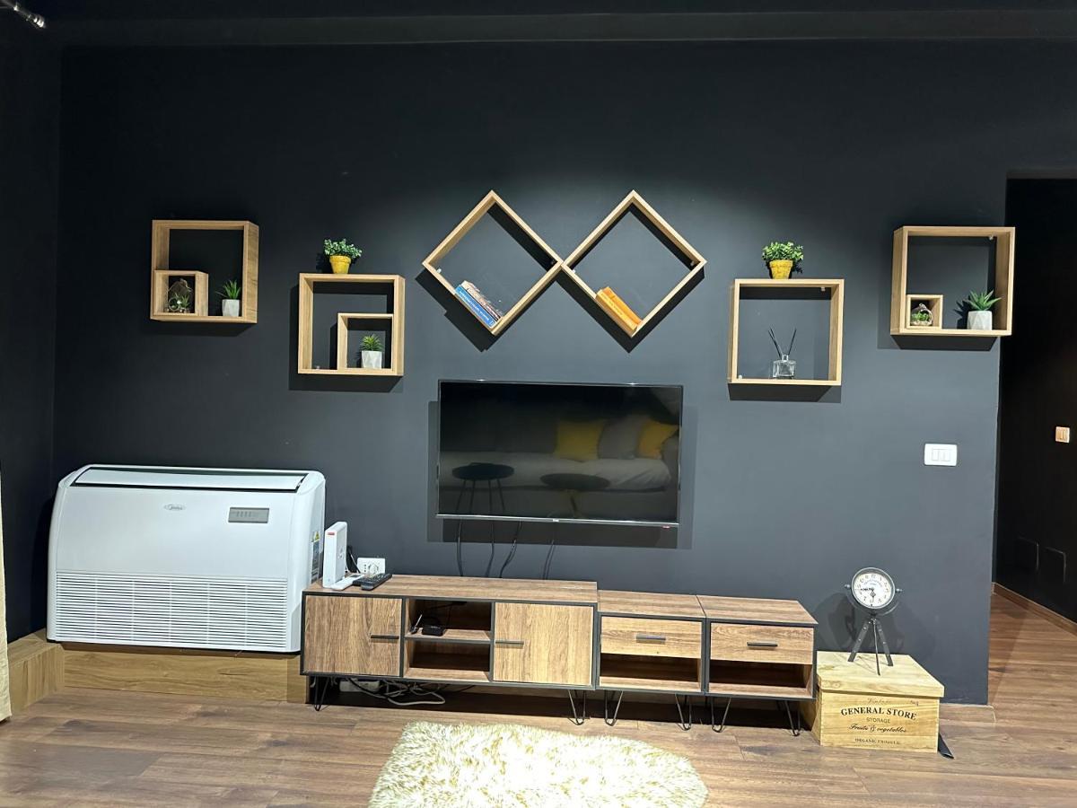 The Krist Apartment Вльора Екстер'єр фото
