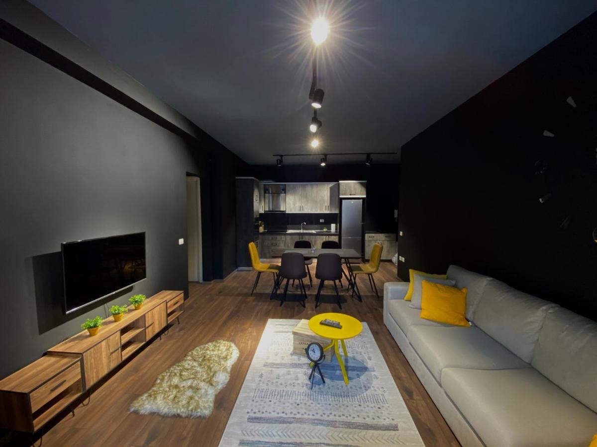 The Krist Apartment Вльора Екстер'єр фото